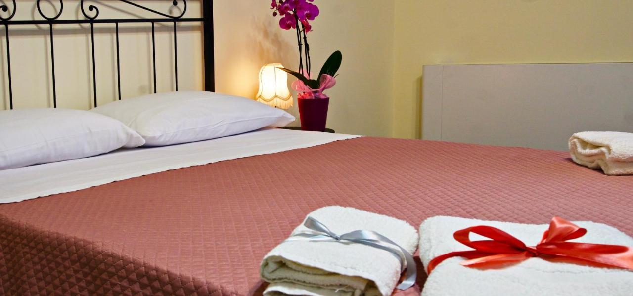 Domus Aurea Bed & Breakfast Montalbano Elicona Eksteriør bilde