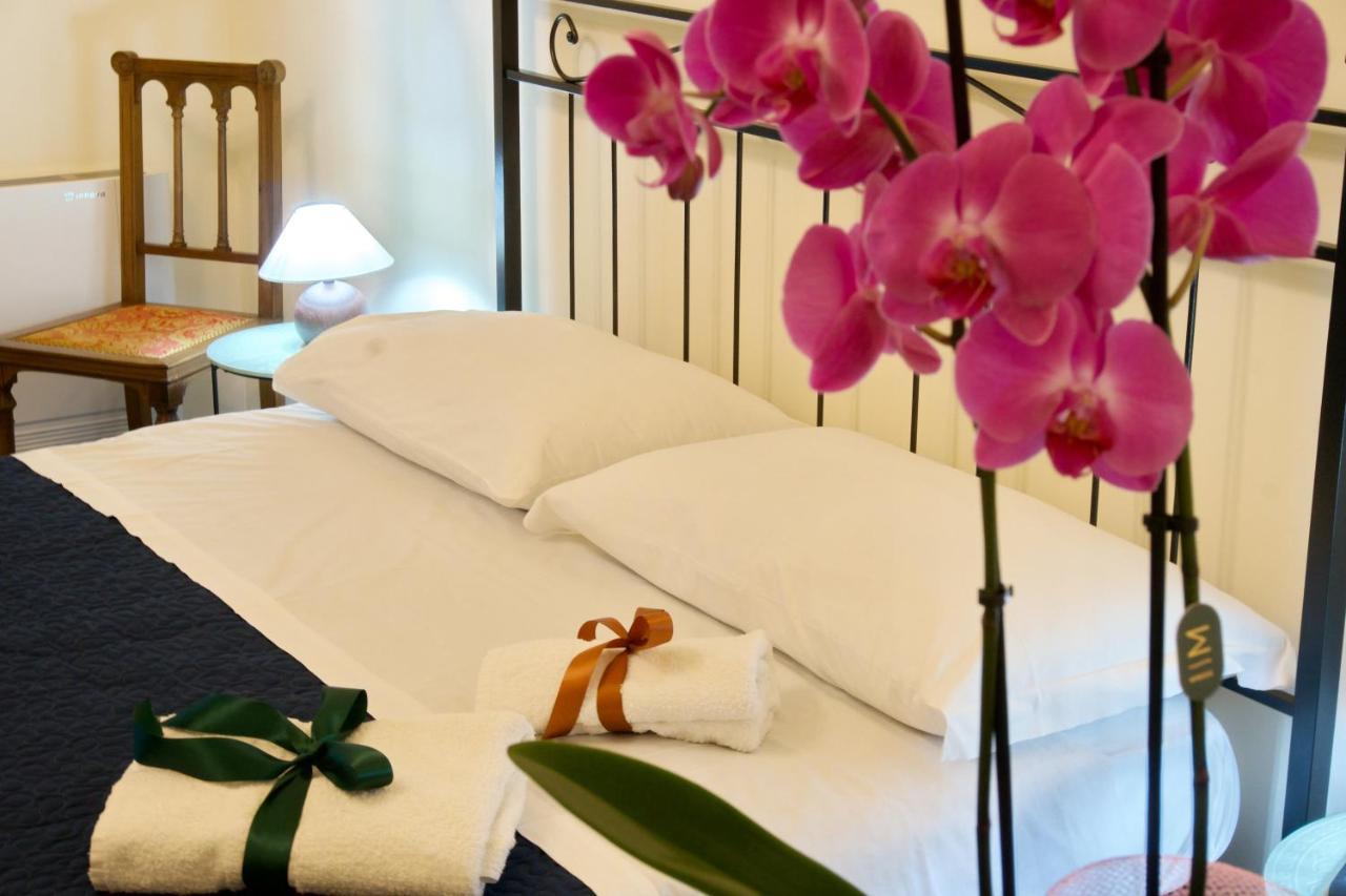 Domus Aurea Bed & Breakfast Montalbano Elicona Eksteriør bilde