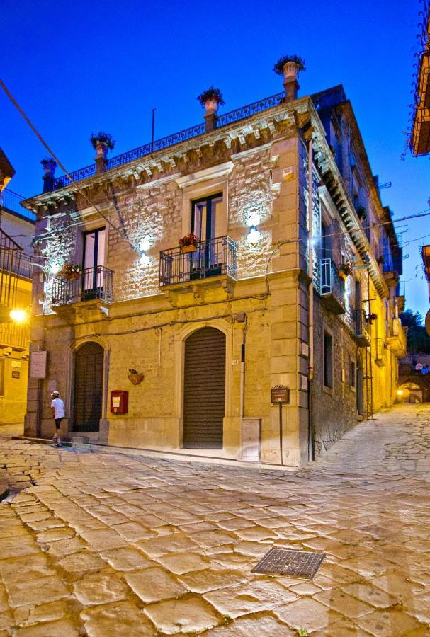 Domus Aurea Bed & Breakfast Montalbano Elicona Eksteriør bilde
