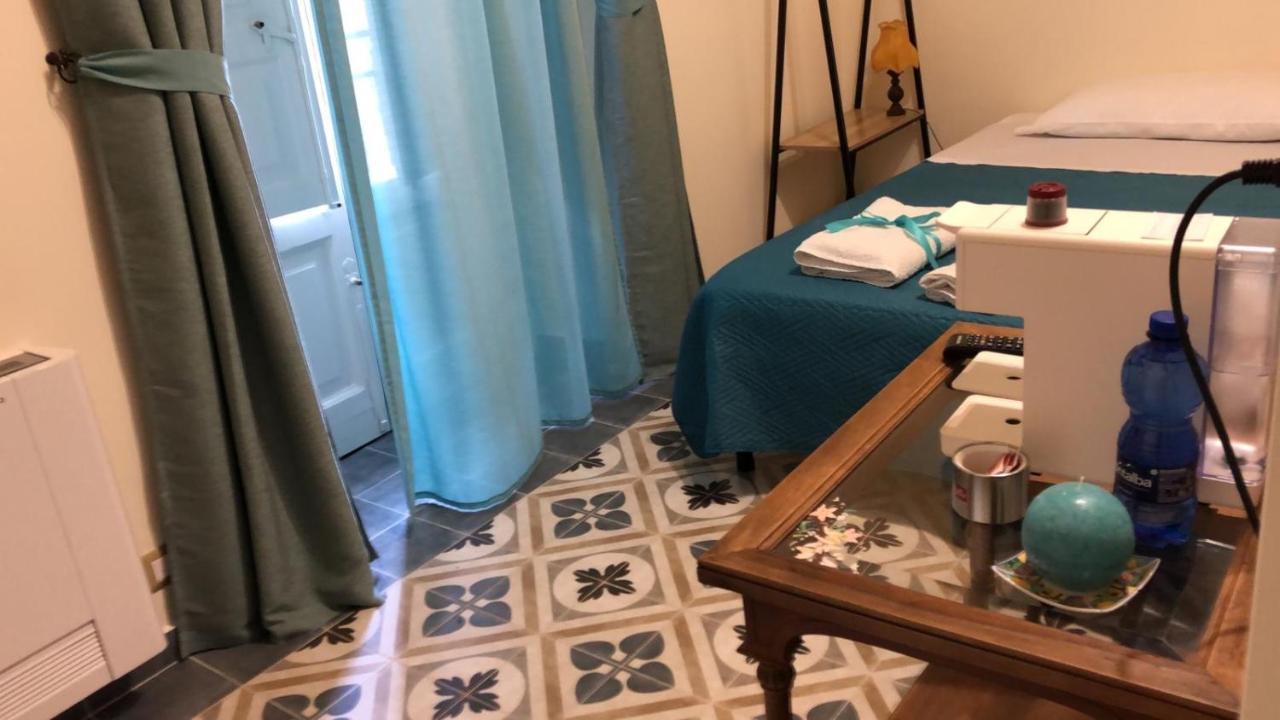 Domus Aurea Bed & Breakfast Montalbano Elicona Eksteriør bilde